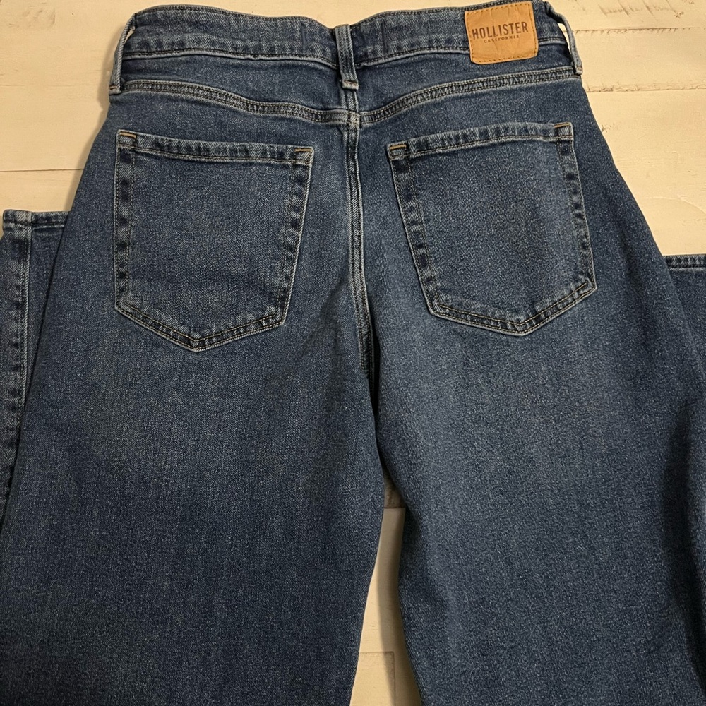 HOLLISTER LOW RISE BAGGY JEANS
